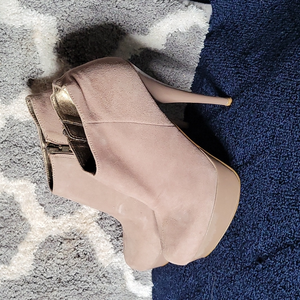 Cream  Ankle boots Steve Madden. Size 9